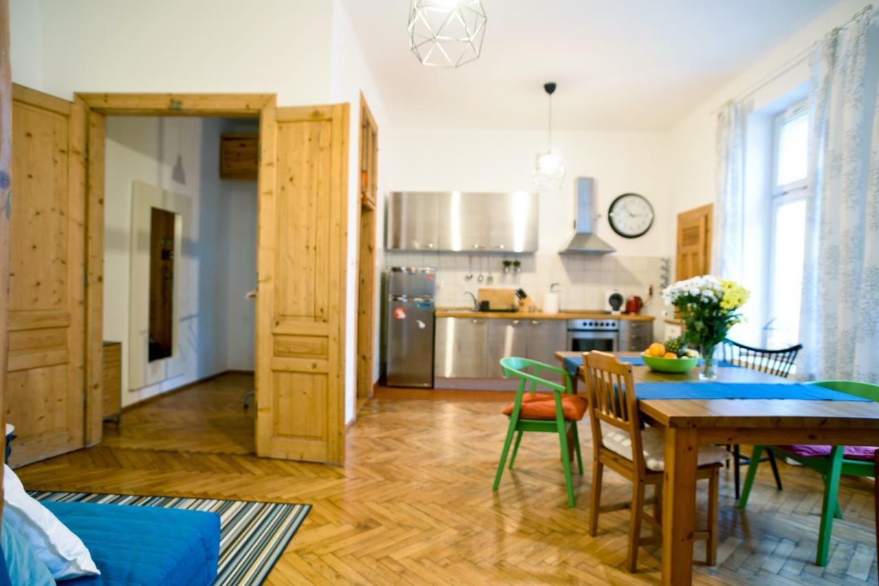 קרקוב Large And Cozy Apartment 60 M2, Cracow Old Town מראה חיצוני תמונה