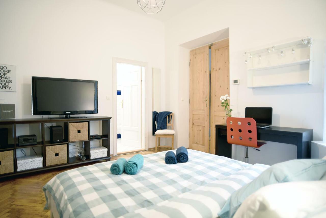 קרקוב Large And Cozy Apartment 60 M2, Cracow Old Town מראה חיצוני תמונה